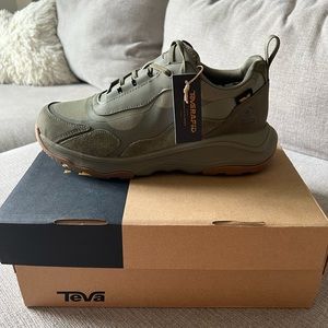 Brand NWT Never Worn Teva Geotrecca Waterproof Hiking Shoes